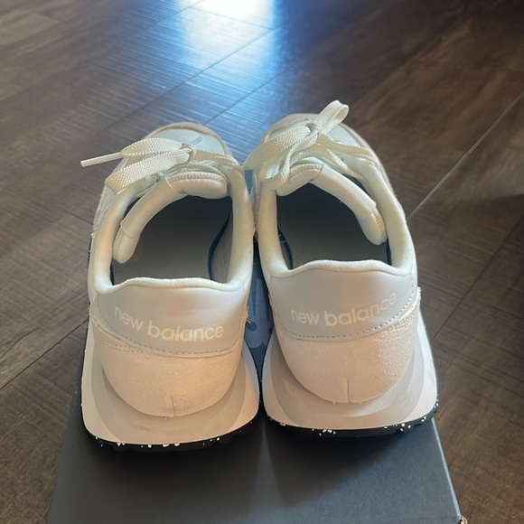 New Balance 237 - Picture 3 of 7